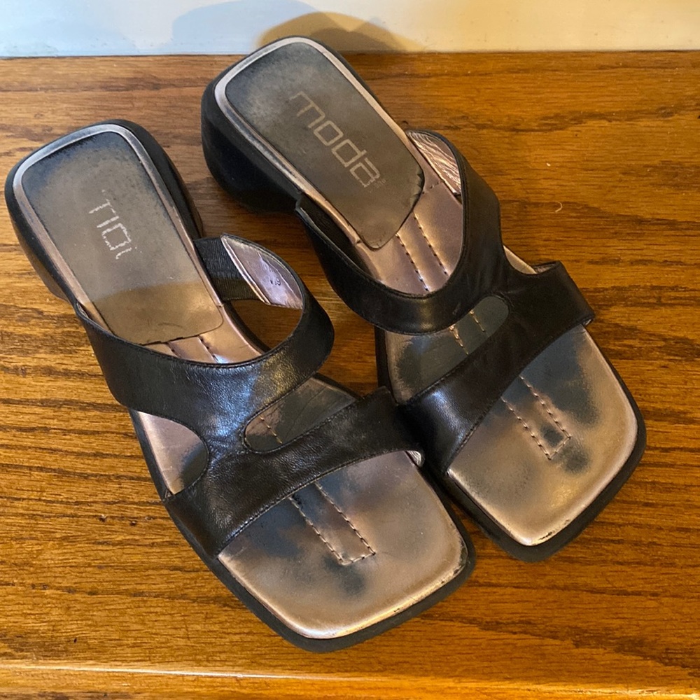 Moda Black Napa Leather Slides